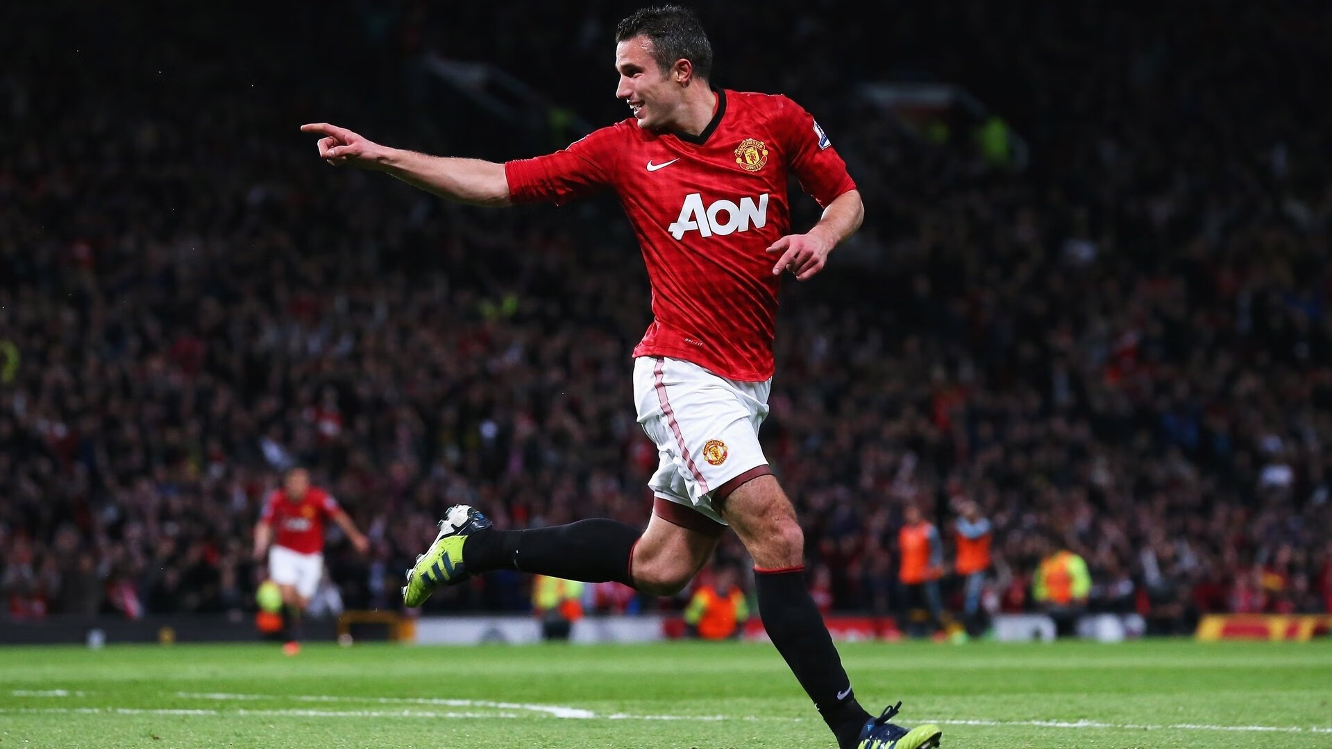 乌拉圭队前锋马丁内斯在巴黎奥运会上表现出色,前乌拉圭国脚威廉姆斯-马丁内斯