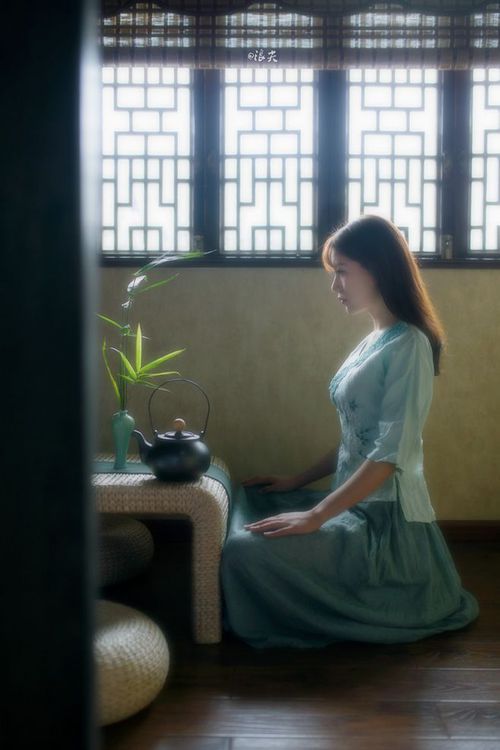 九游下载官网-拜仁利用边路传中频繁制造机会，战术多变，拜仁zirkzee