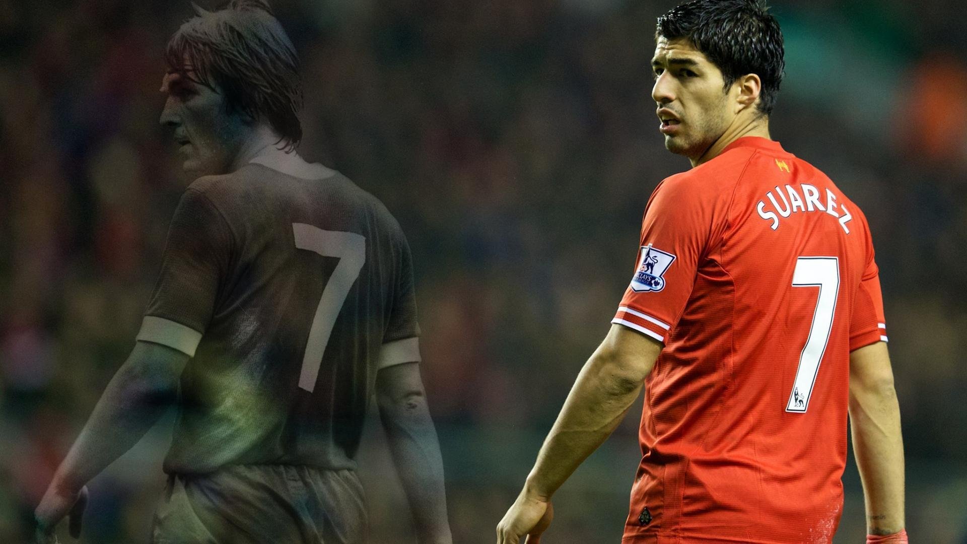 伯恩利防守球员泰科夫奋力封堵射门,难挡对手攻势,伯恩利科尔内